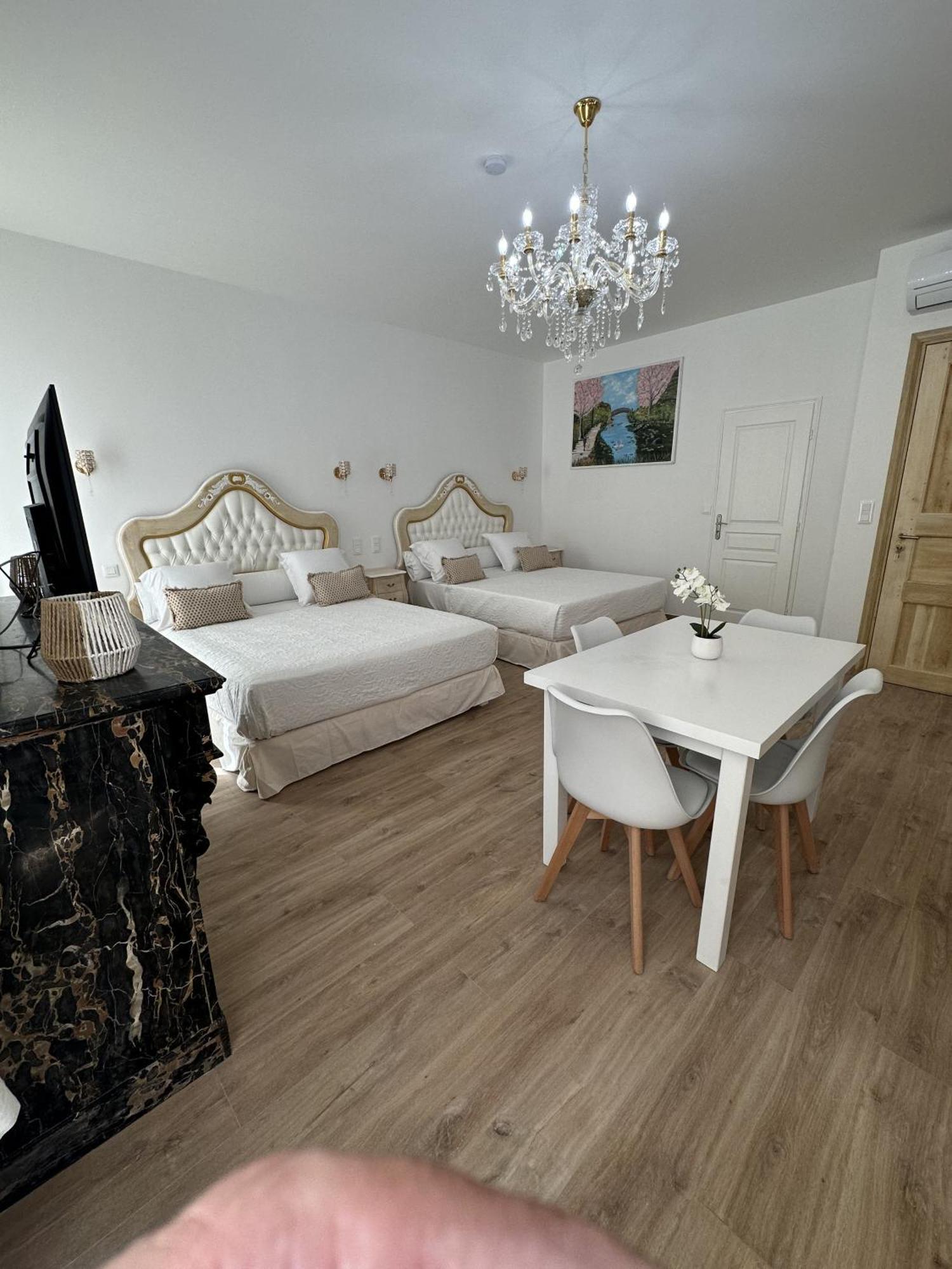 Studio Familial Du Cloitre Narbonne Luaran gambar
